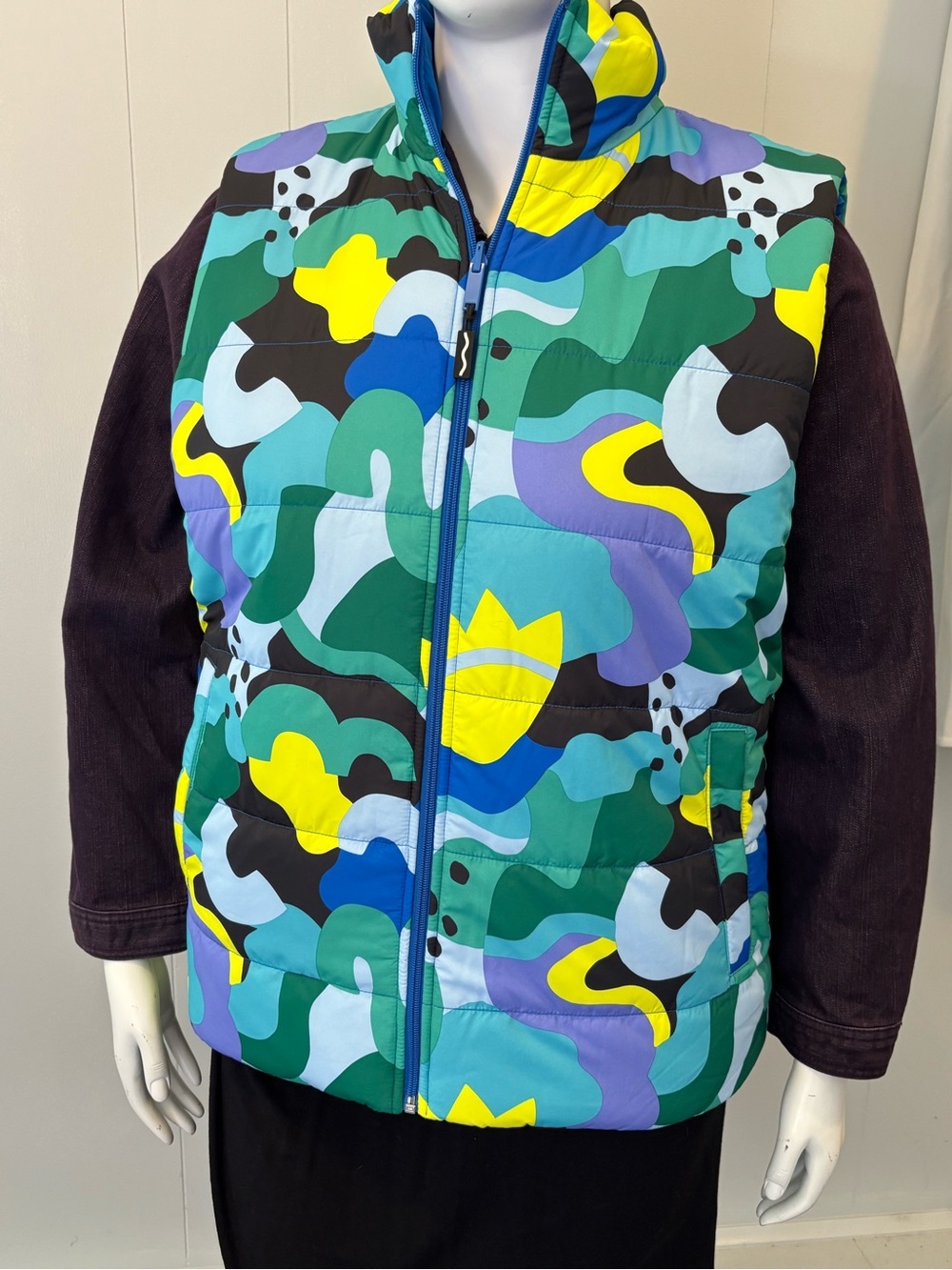 Woman’s reversible Multi colored Puffer Vest - Large Colorblock Quilted Vest